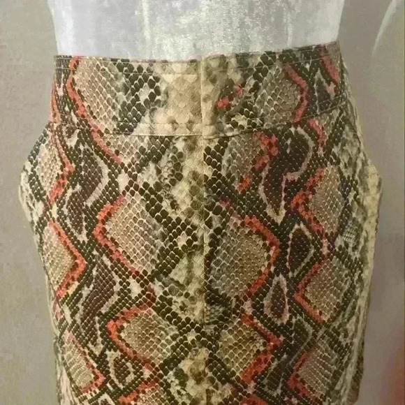 MARIE OLIVER snake print mini skirt size 4 - Picture 2 of 9